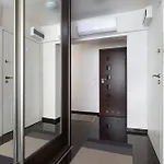 Apartment Stylish Air Conditioned With Balcony And View By Renters