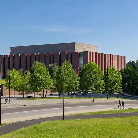 Stylish Air Conditioned With Balcony And View Катовице