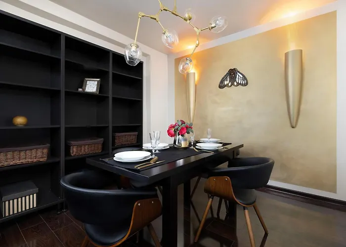 公寓 Stylish Air Conditioned With Balcony And View