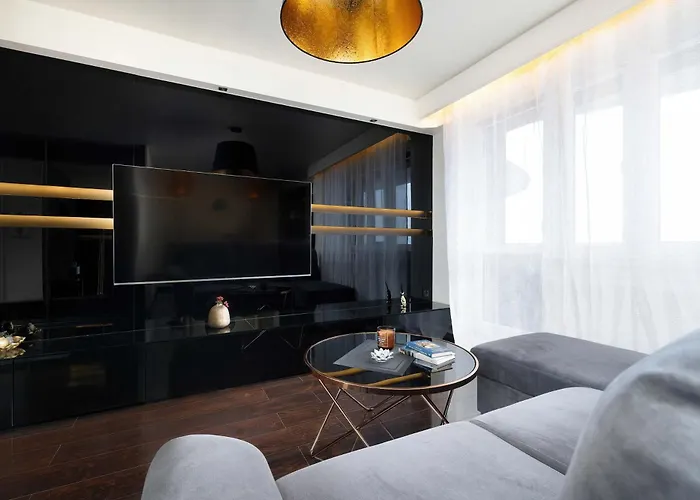 Stylish Air Conditioned With Balcony And View