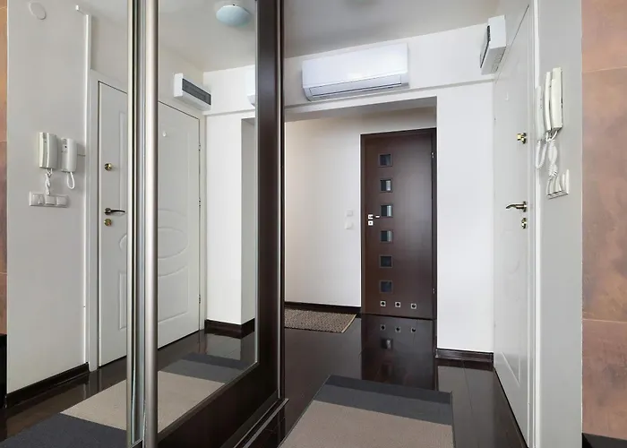 公寓 Stylish Air Conditioned With Balcony And View